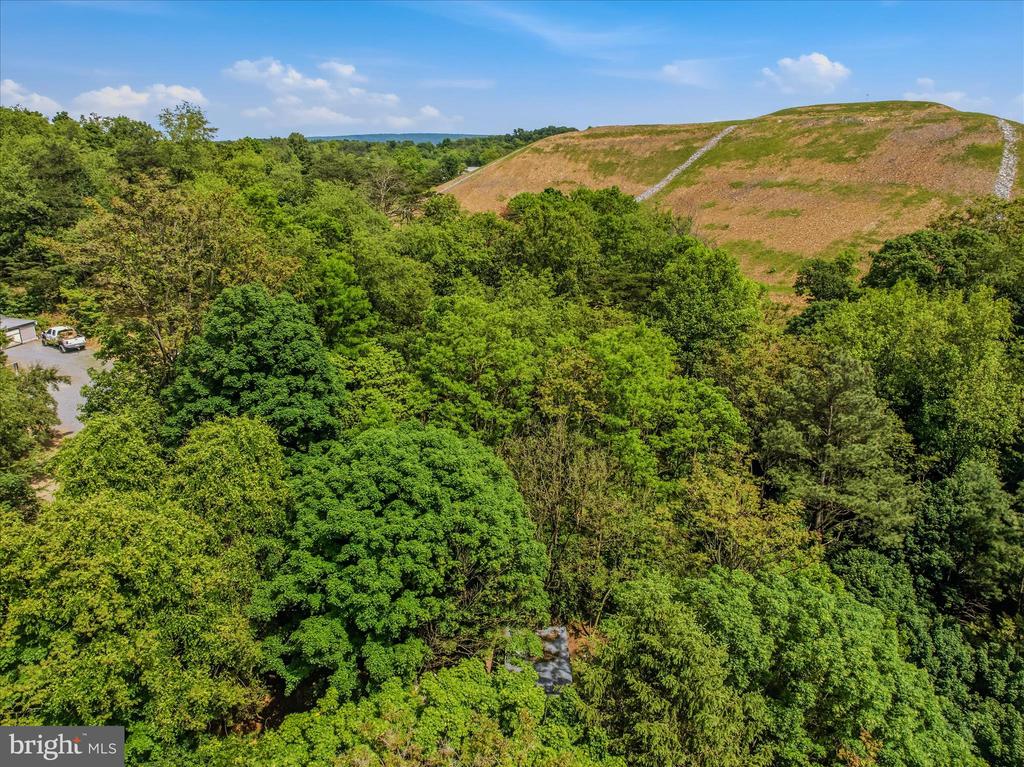 64 HOBDAY LANE