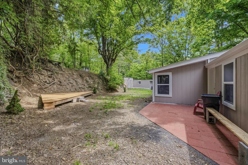 64 HOBDAY LANE