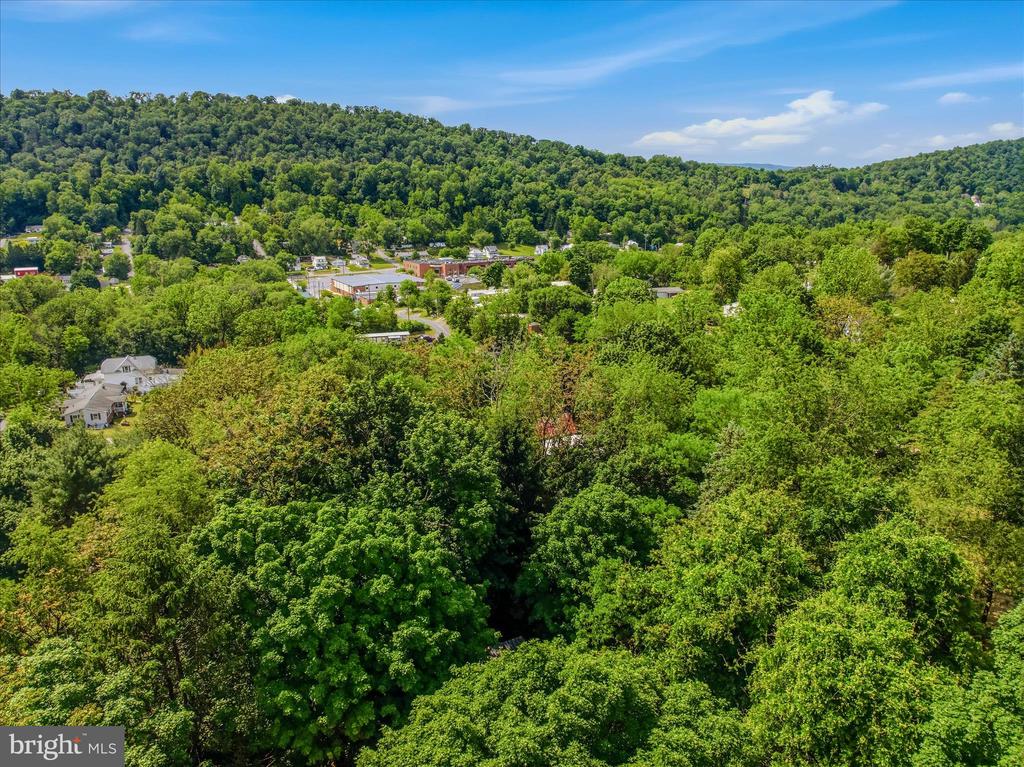 64 HOBDAY LANE