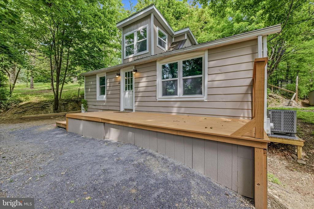64 HOBDAY LANE