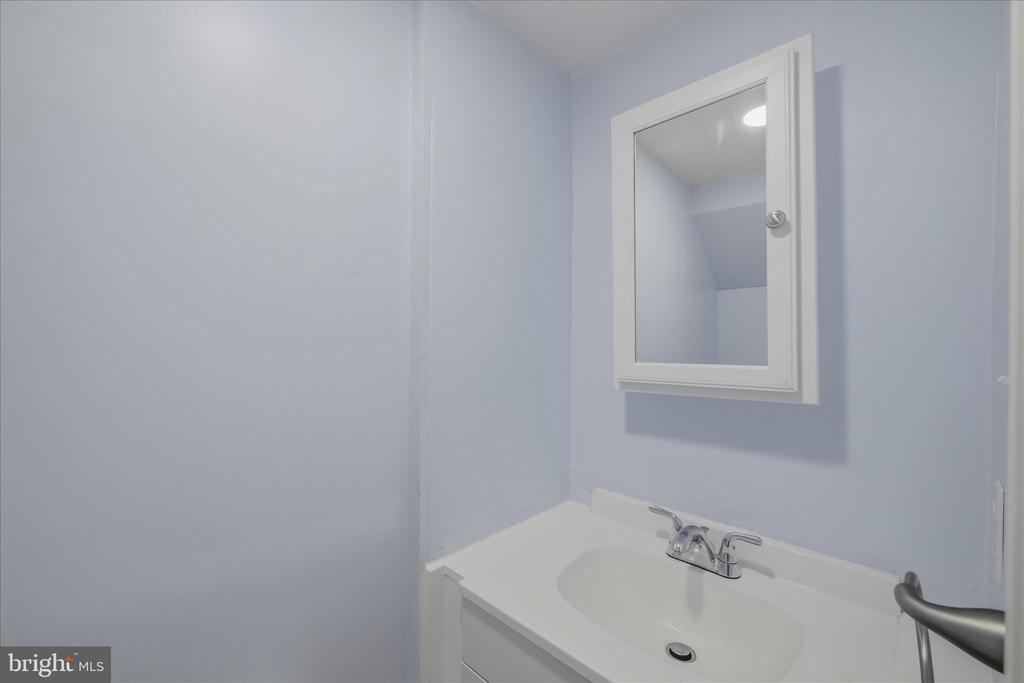 64 HOBDAY LANE