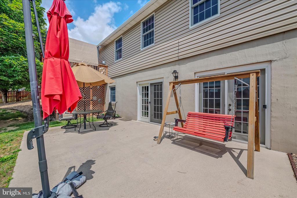 302 PRADO WAY