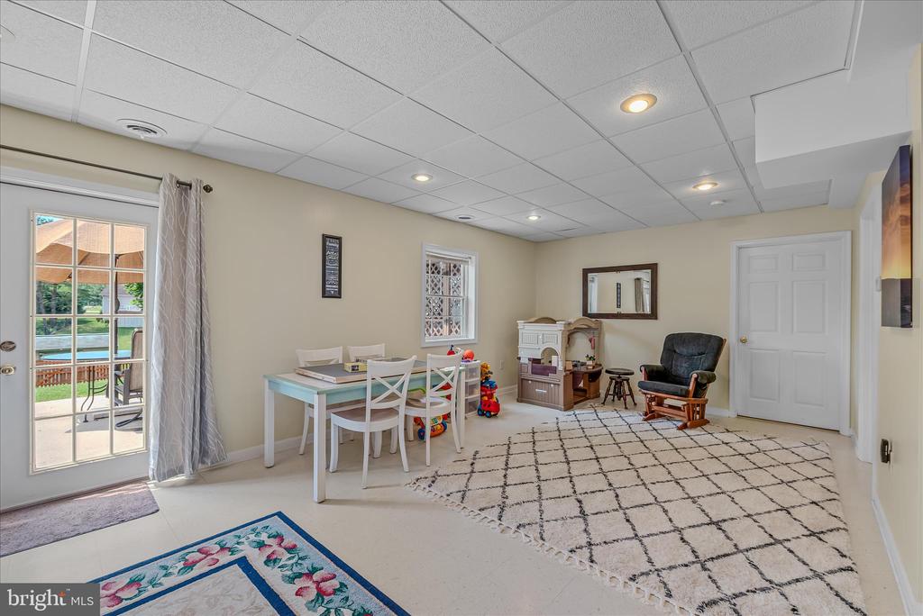 302 PRADO WAY