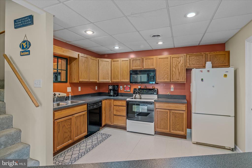 302 PRADO WAY