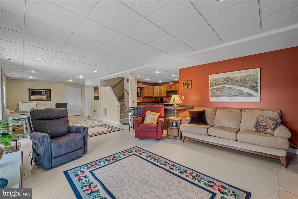 302 PRADO WAY