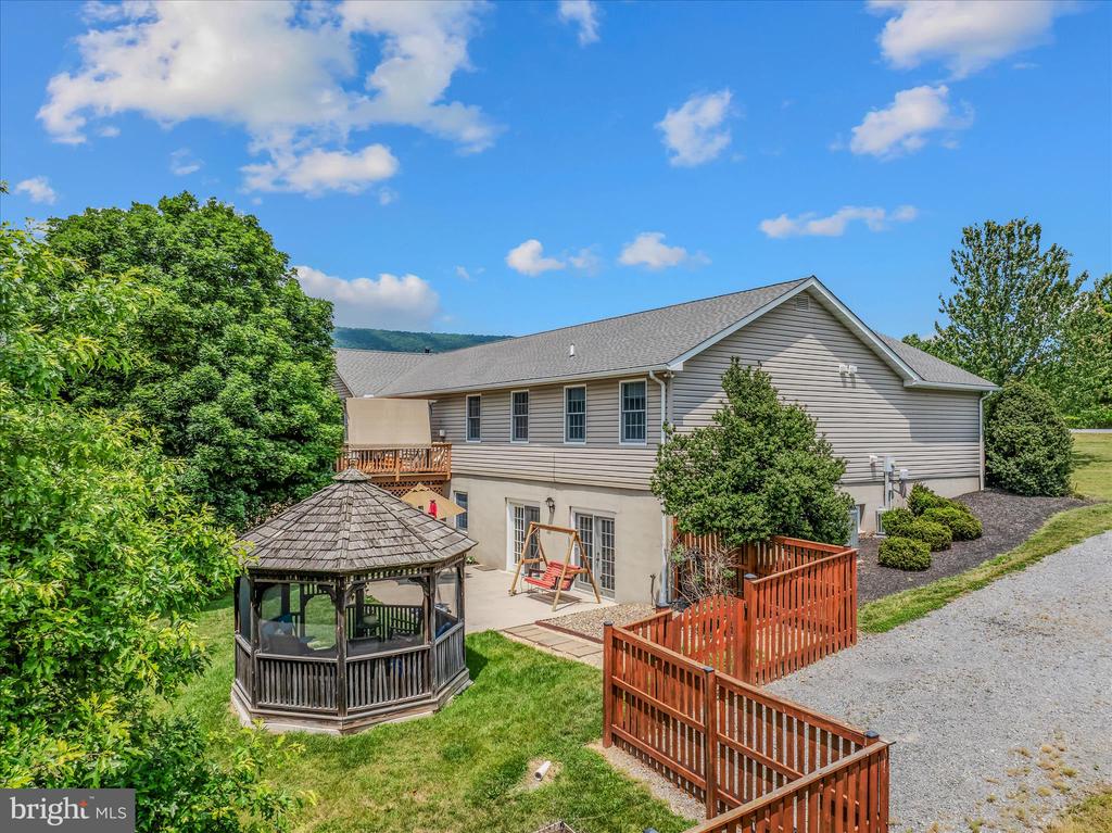 302 PRADO WAY