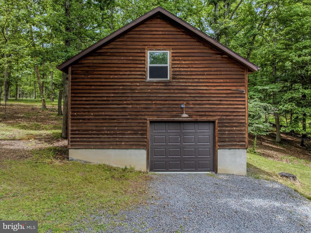 956 SIDELING MOUNTAIN TRAIL