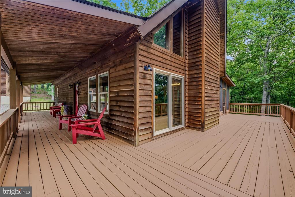 956 SIDELING MOUNTAIN TRAIL