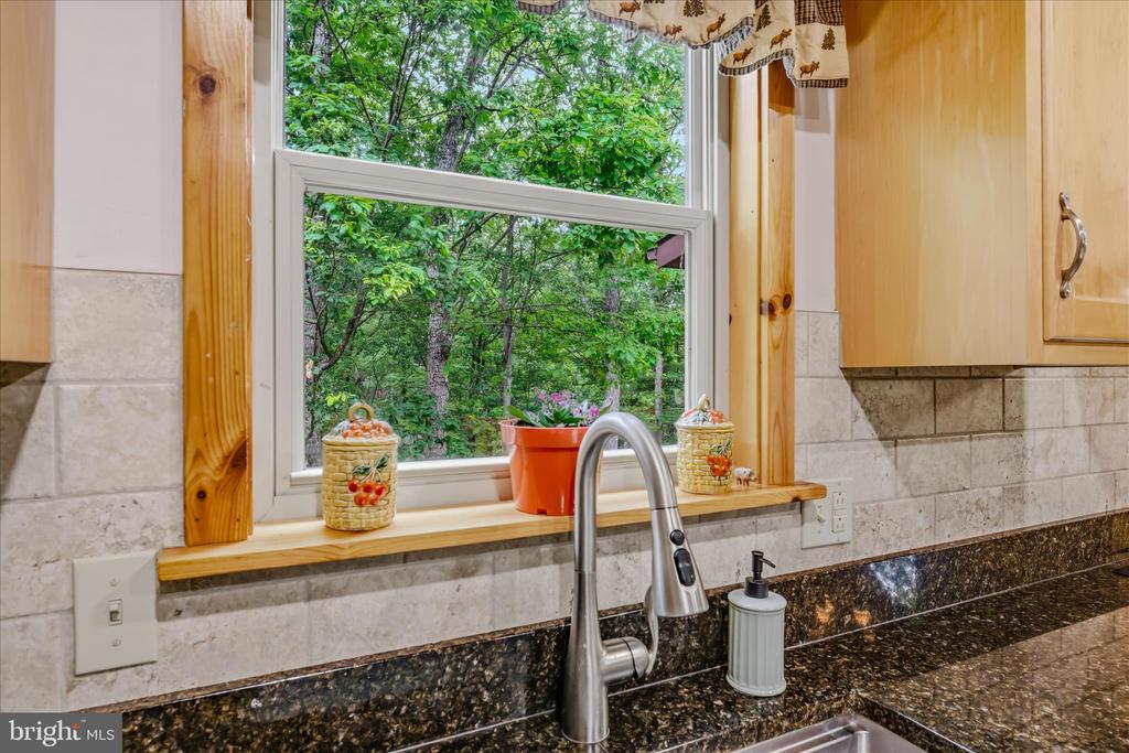 956 SIDELING MOUNTAIN TRAIL