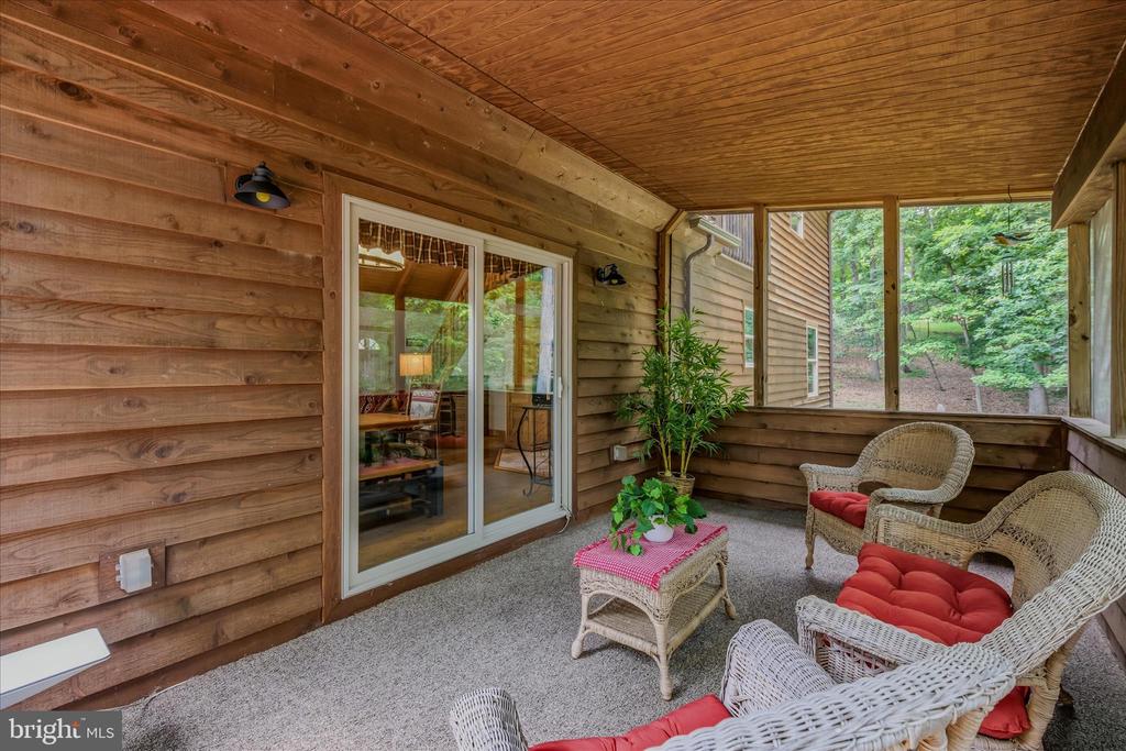 956 SIDELING MOUNTAIN TRAIL