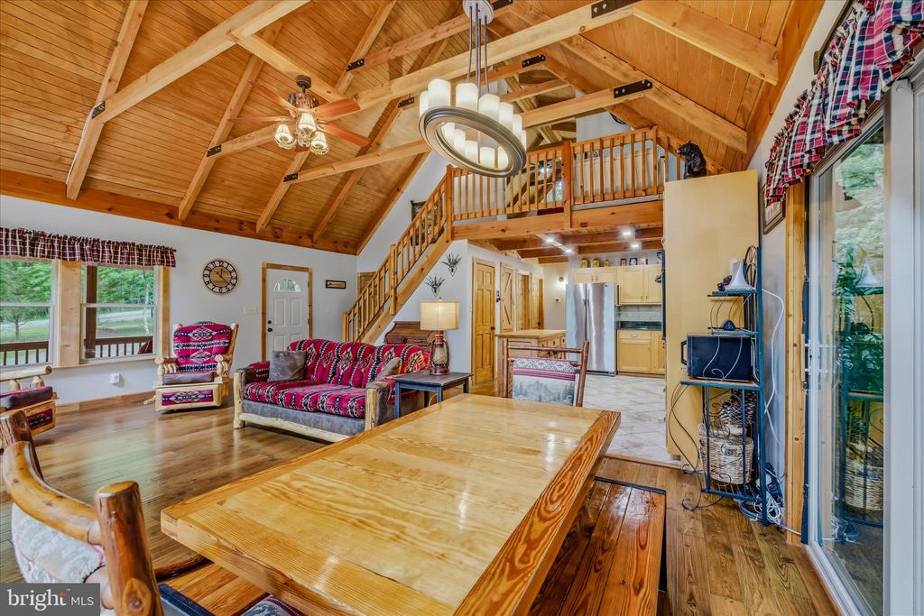 956 SIDELING MOUNTAIN TRAIL