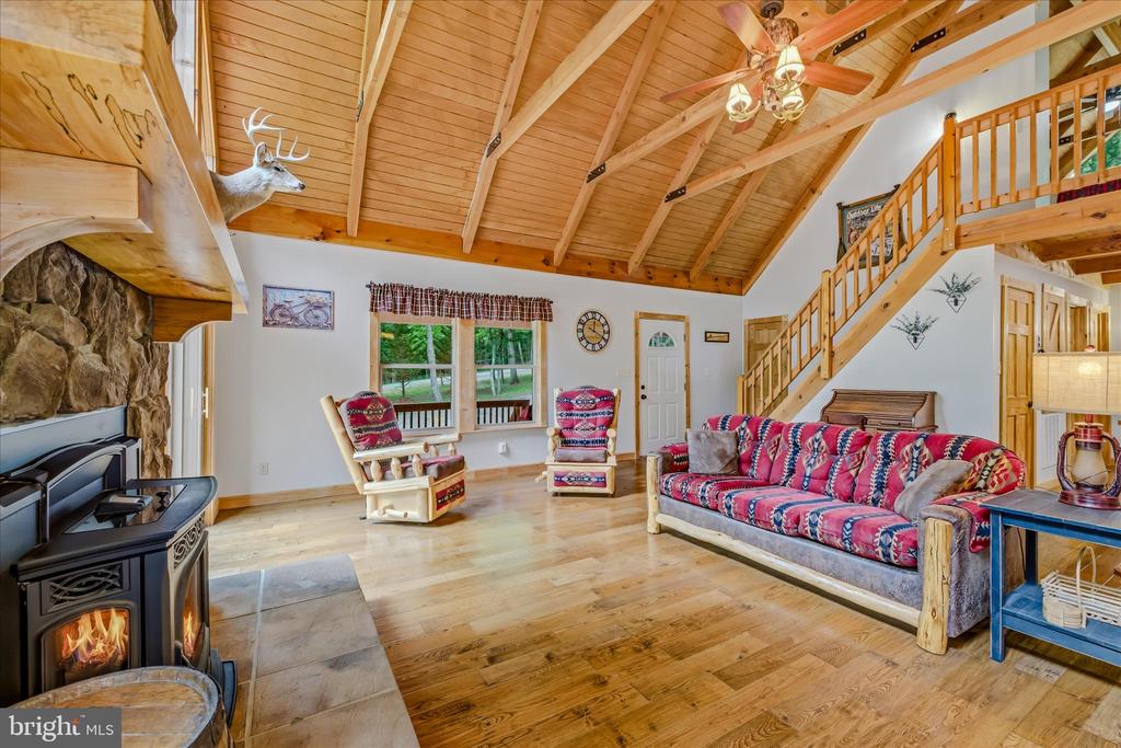 956 SIDELING MOUNTAIN TRAIL