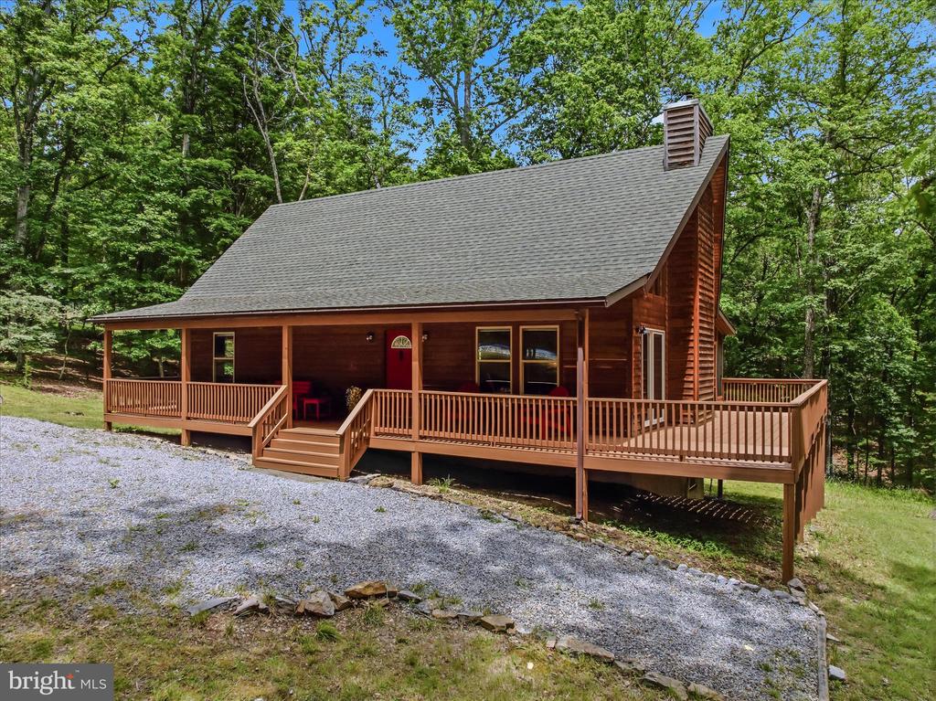 956 SIDELING MOUNTAIN TRAIL