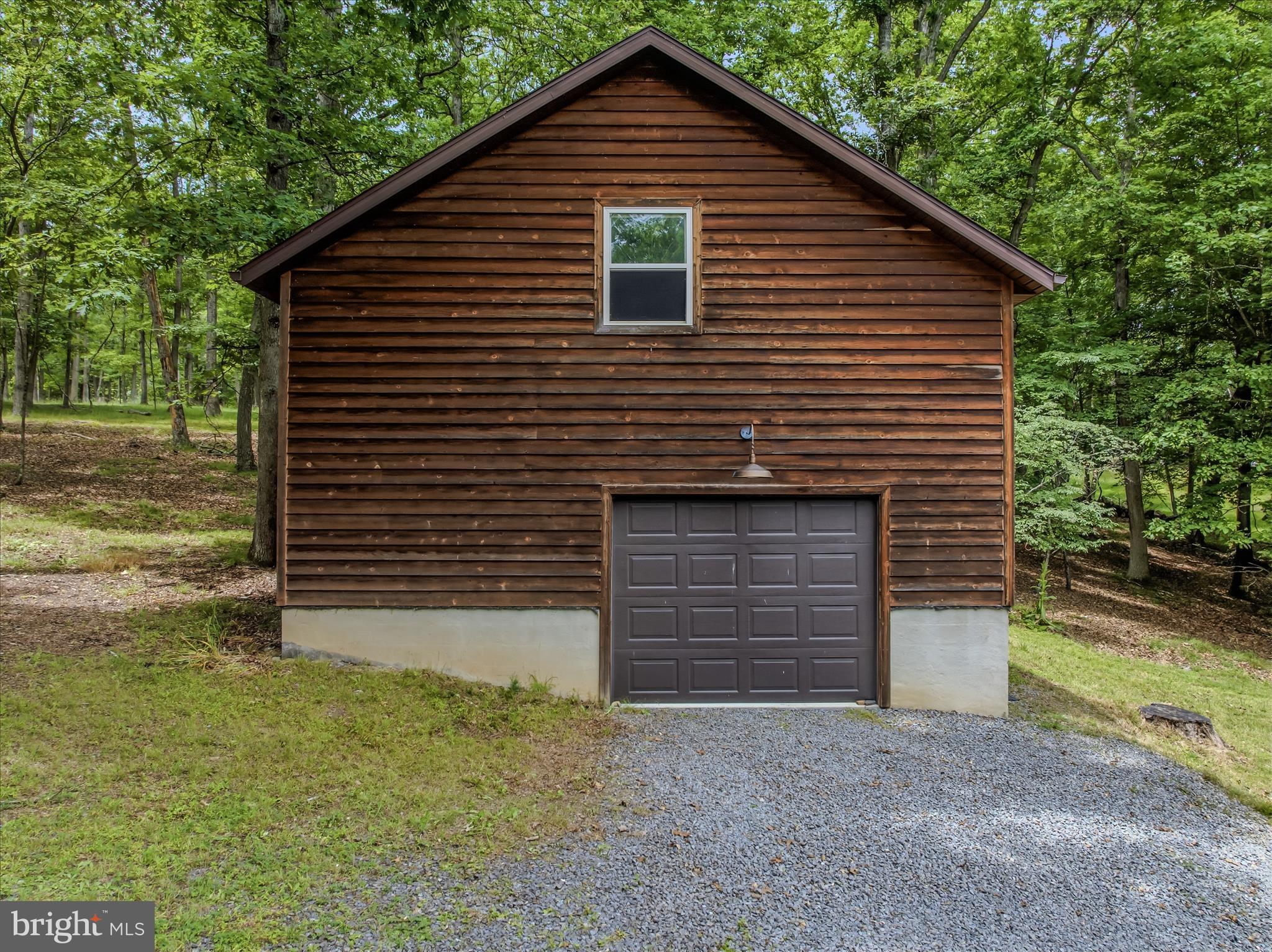 956 SIDELING MOUNTAIN TRAIL