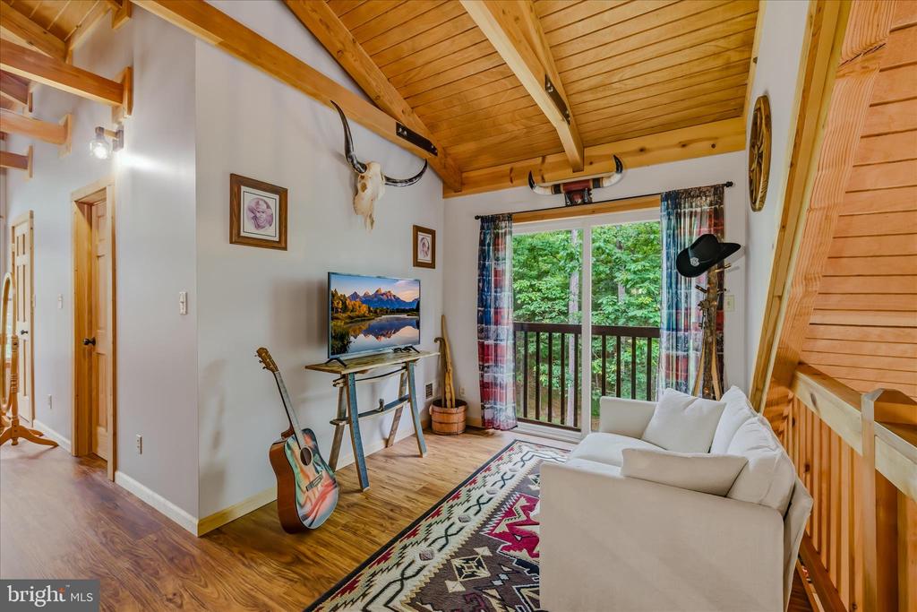 956 SIDELING MOUNTAIN TRAIL