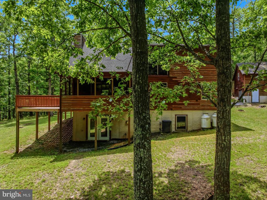 956 SIDELING MOUNTAIN TRAIL