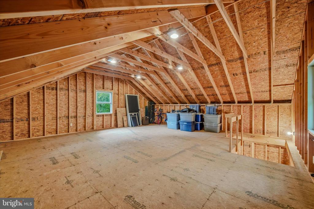 956 SIDELING MOUNTAIN TRAIL