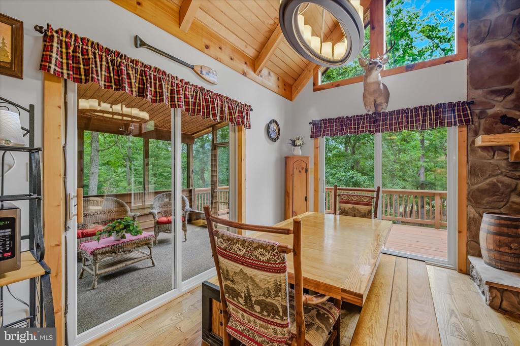 956 SIDELING MOUNTAIN TRAIL
