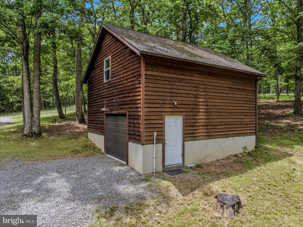 956 SIDELING MOUNTAIN TRAIL