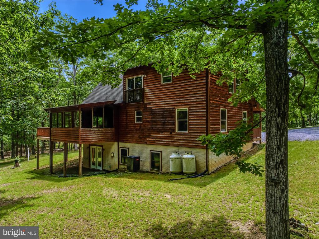 956 SIDELING MOUNTAIN TRAIL