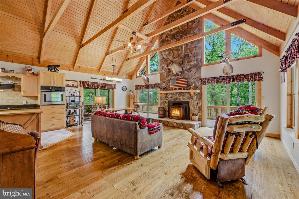956 SIDELING MOUNTAIN TRAIL