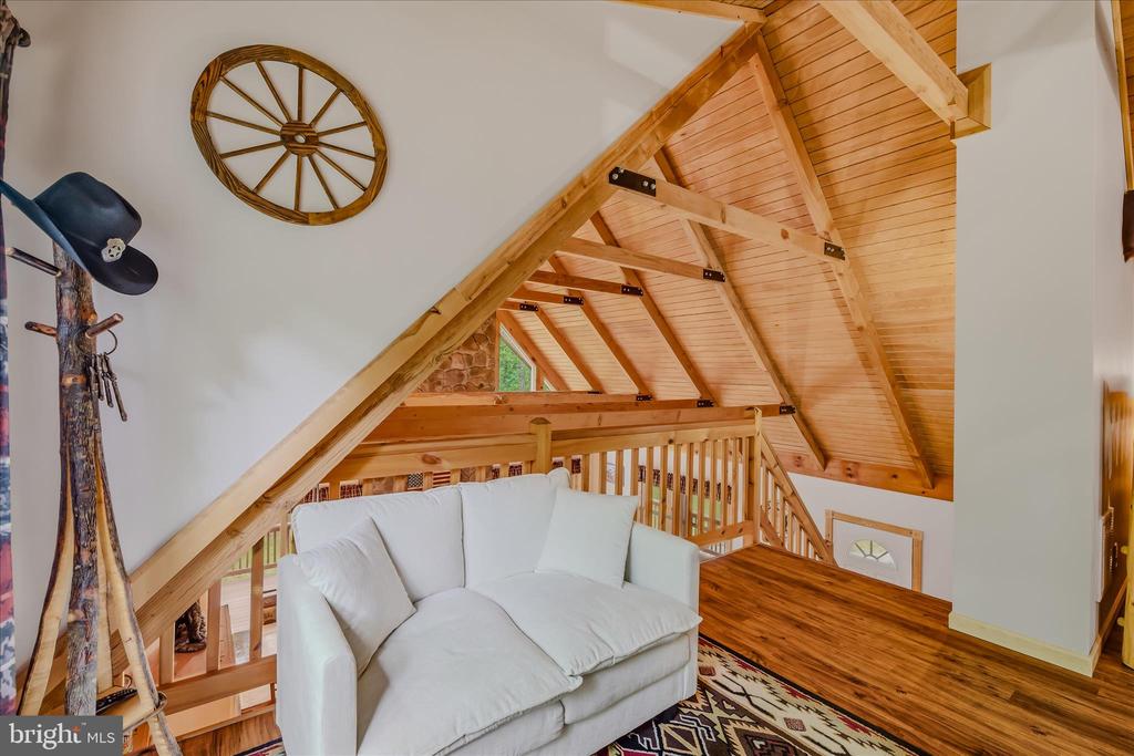 956 SIDELING MOUNTAIN TRAIL