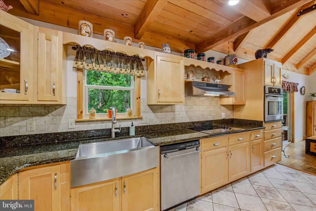 956 SIDELING MOUNTAIN TRAIL