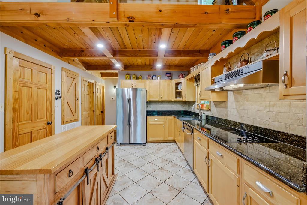 956 SIDELING MOUNTAIN TRAIL