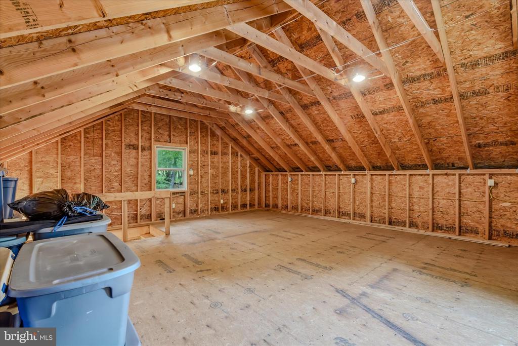 956 SIDELING MOUNTAIN TRAIL