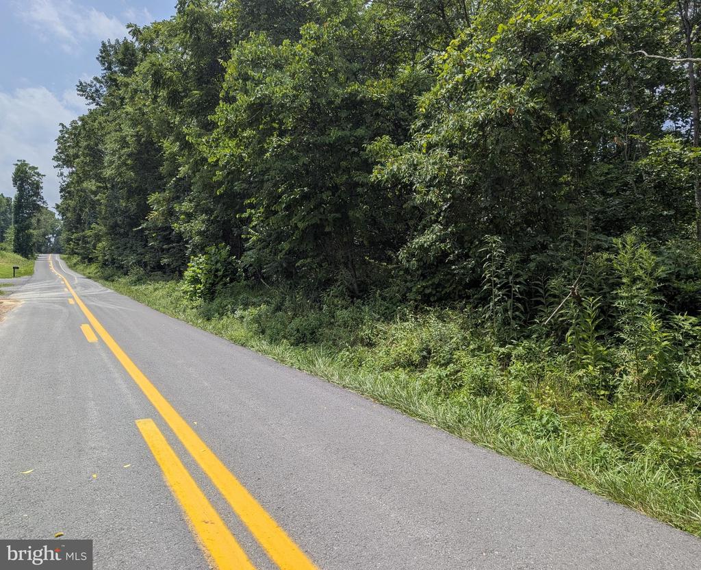 SIR JOHNS RUN ROAD