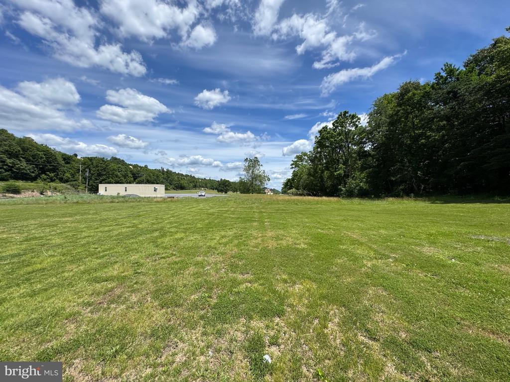 522 SAND MINE RD CORNER