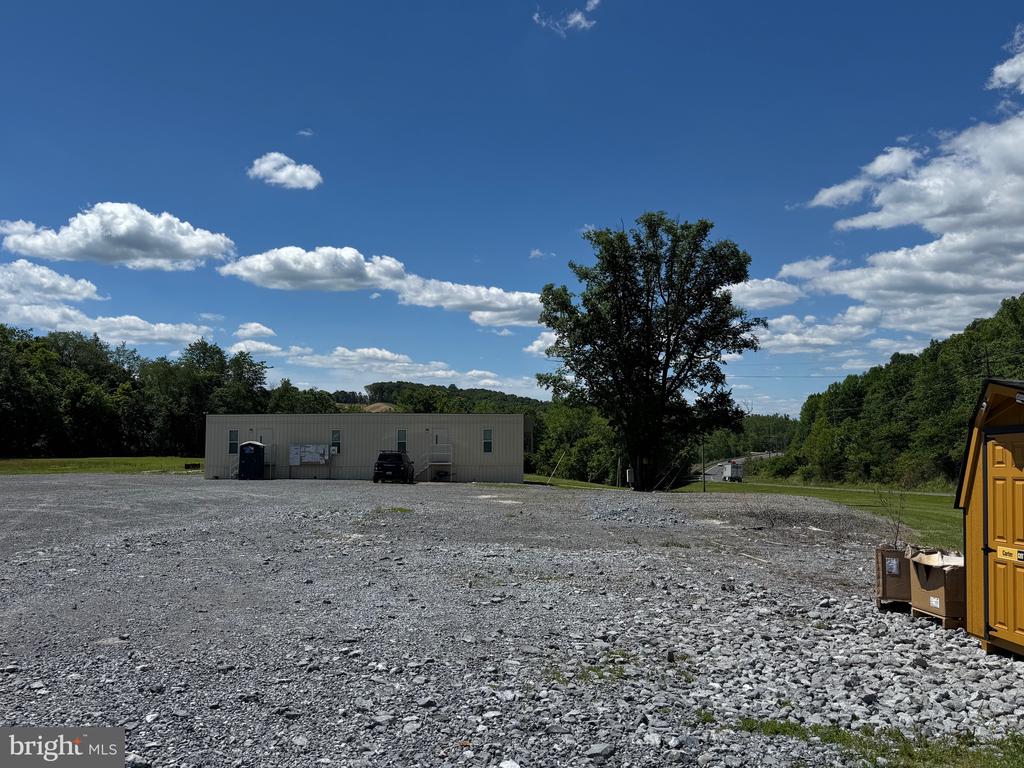 522 SAND MINE RD CORNER