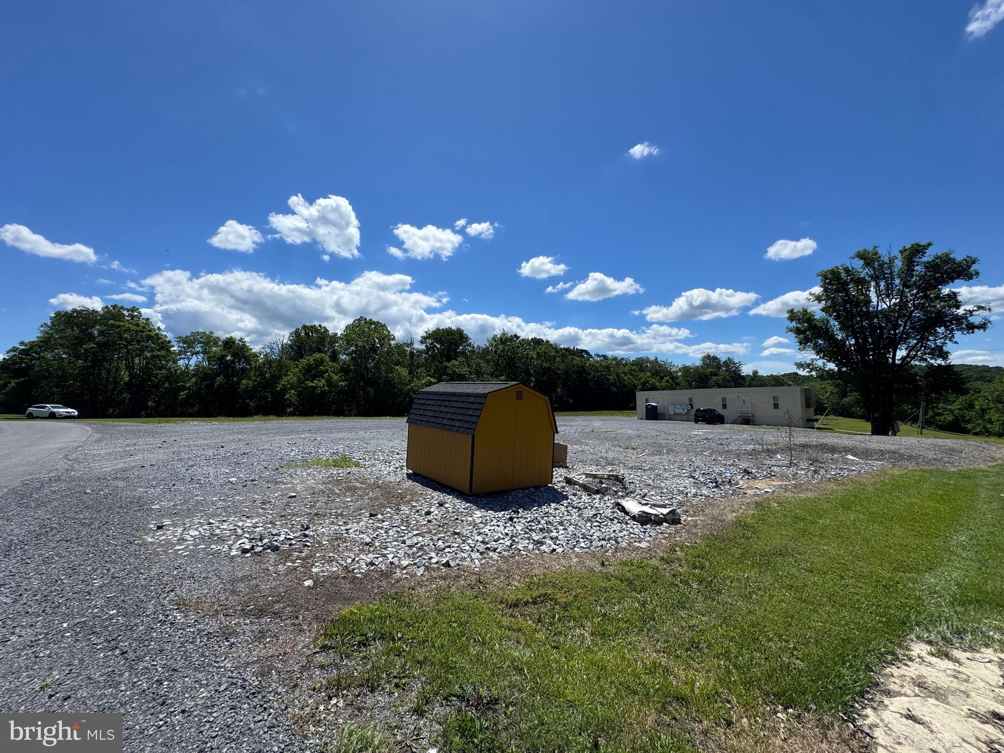 522 SAND MINE RD CORNER