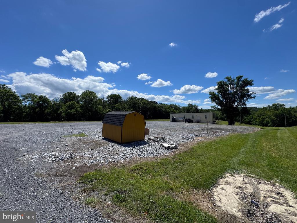 522 SAND MINE RD CORNER