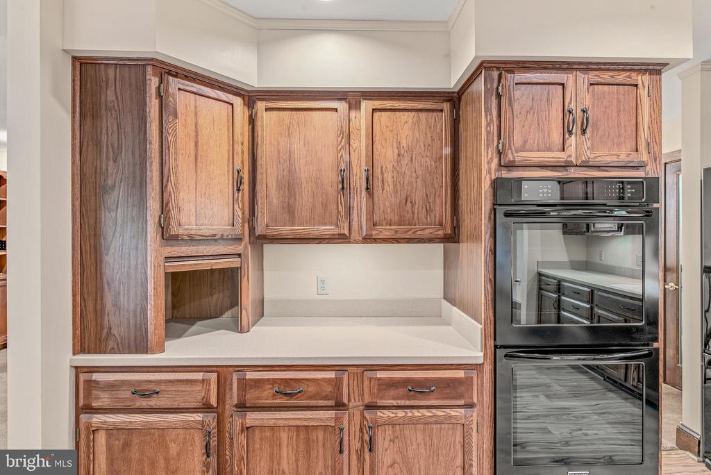 355 SANDSTONE LANE