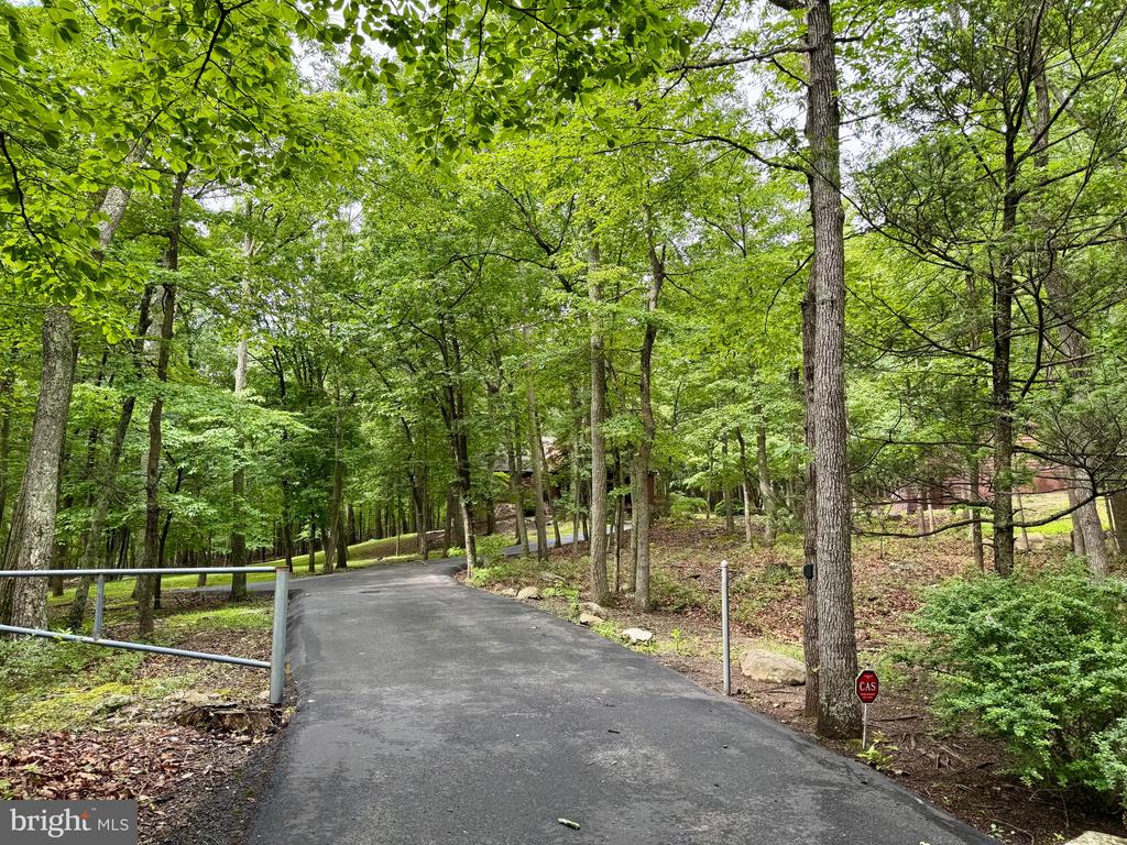355 SANDSTONE LANE