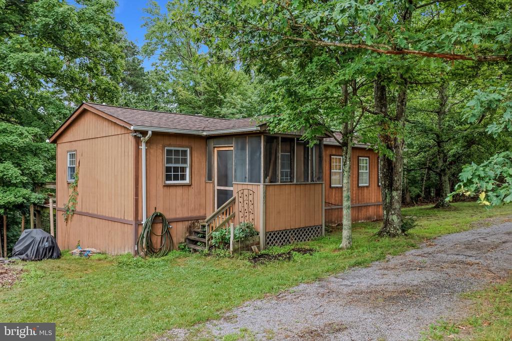 602 PLUM TREE LANE