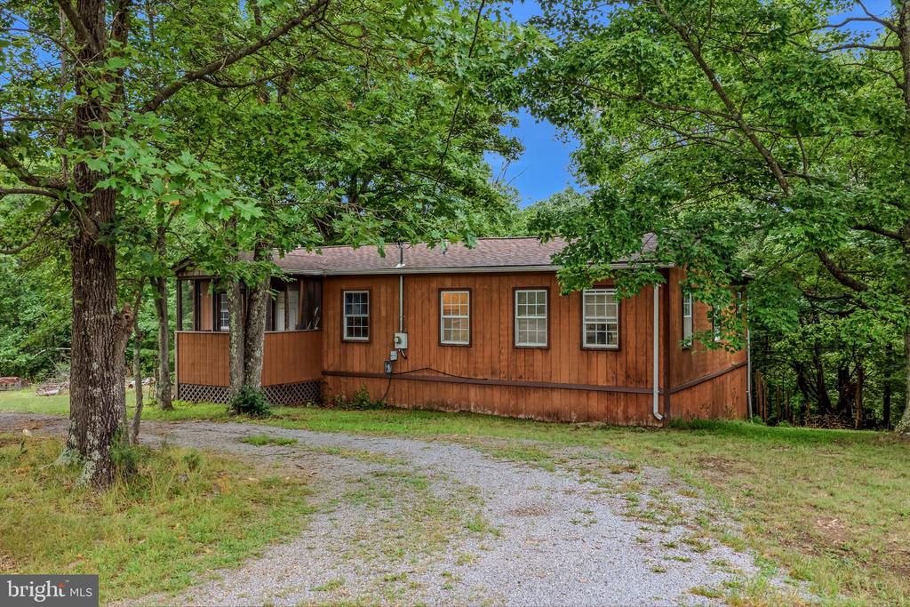 602 PLUM TREE LANE