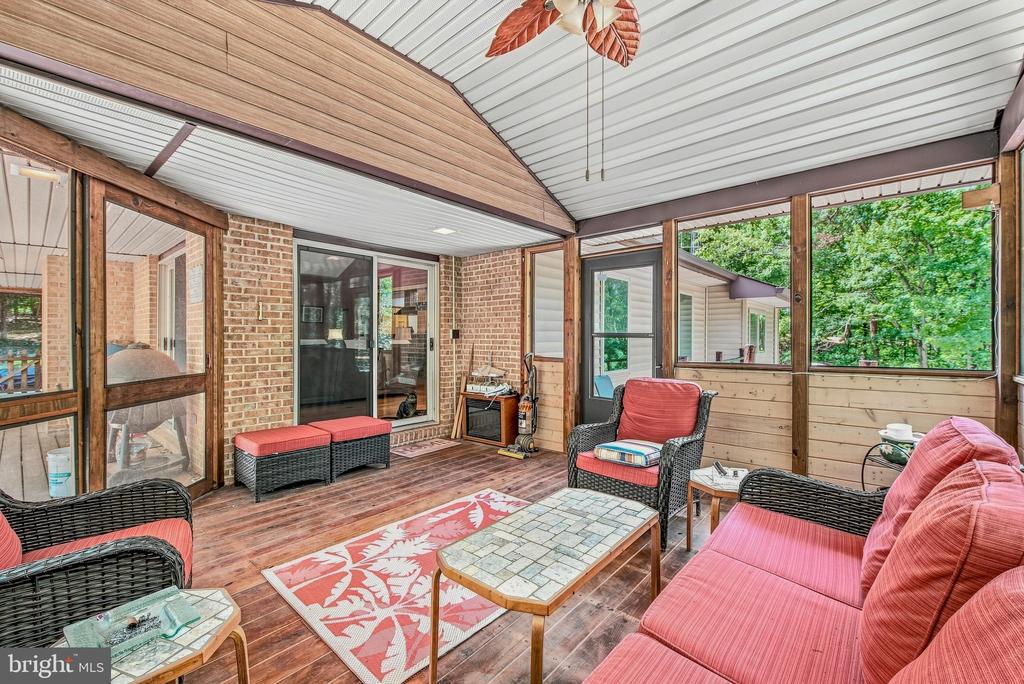 297 DEERWOOD LANE