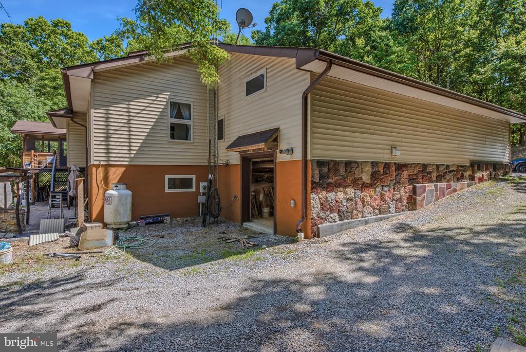 297 DEERWOOD LANE