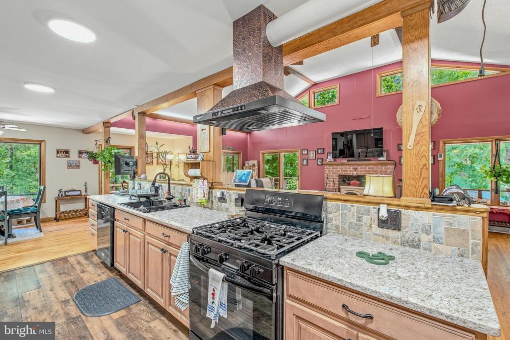 297 DEERWOOD LANE