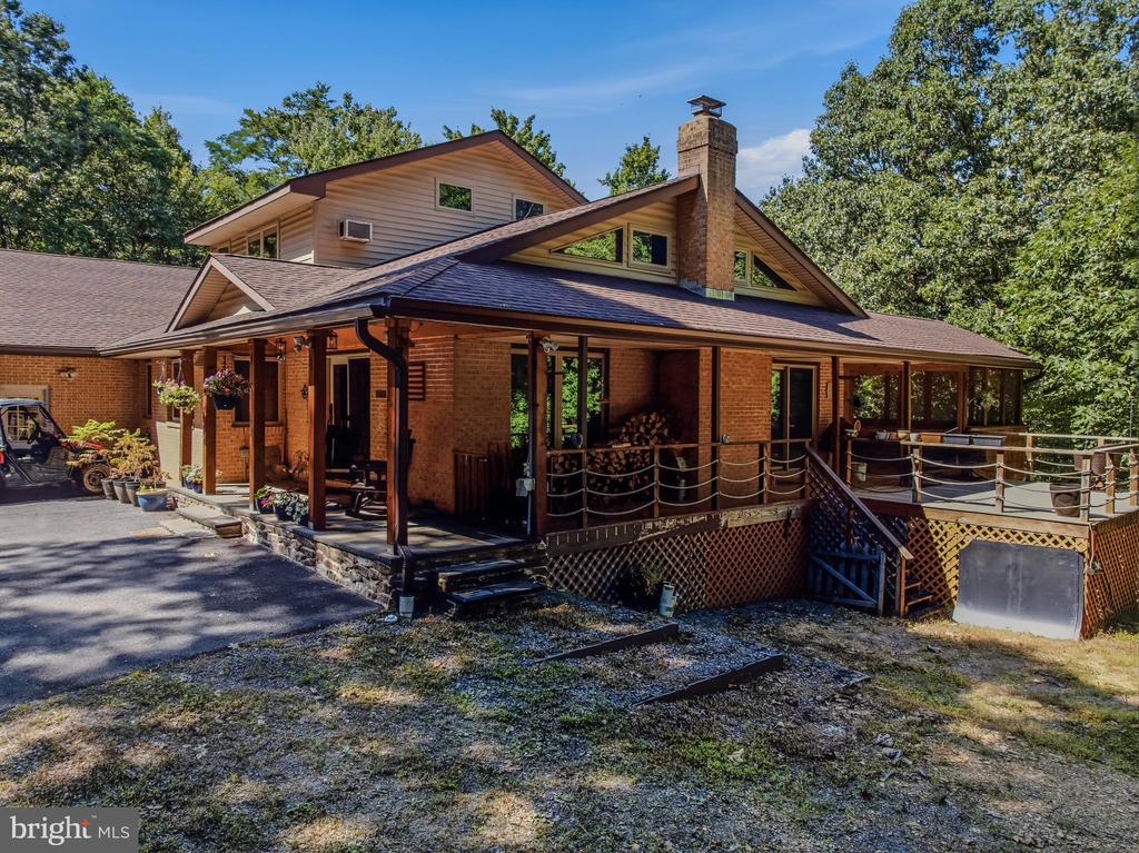 297 DEERWOOD LANE