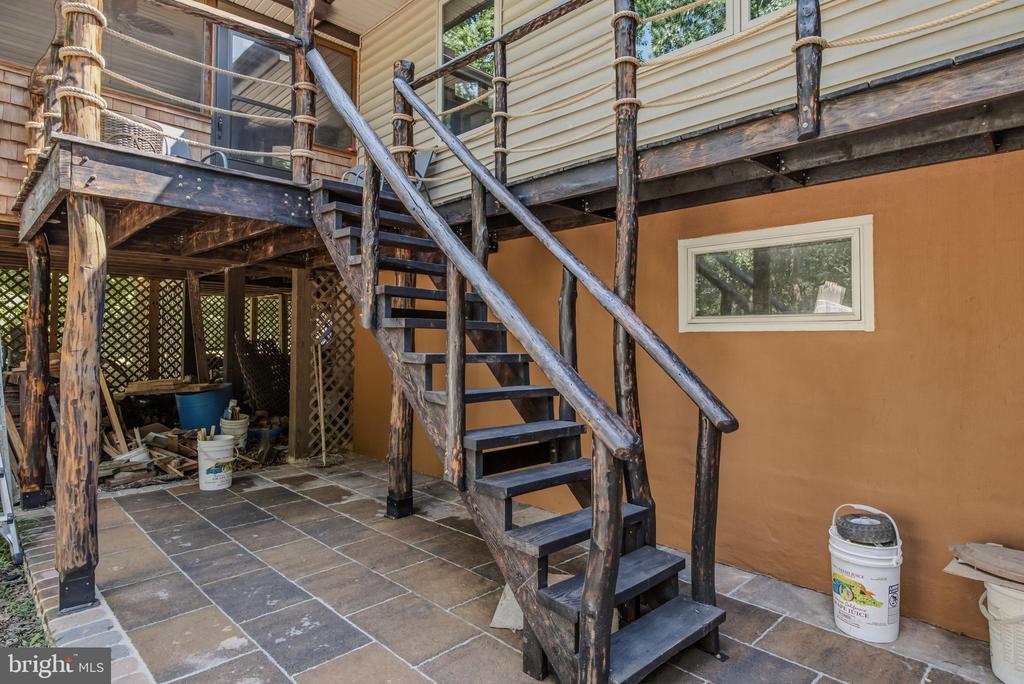 297 DEERWOOD LANE