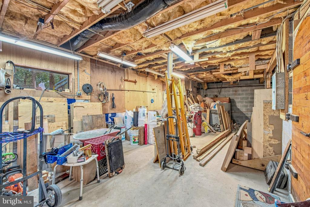 297 DEERWOOD LANE