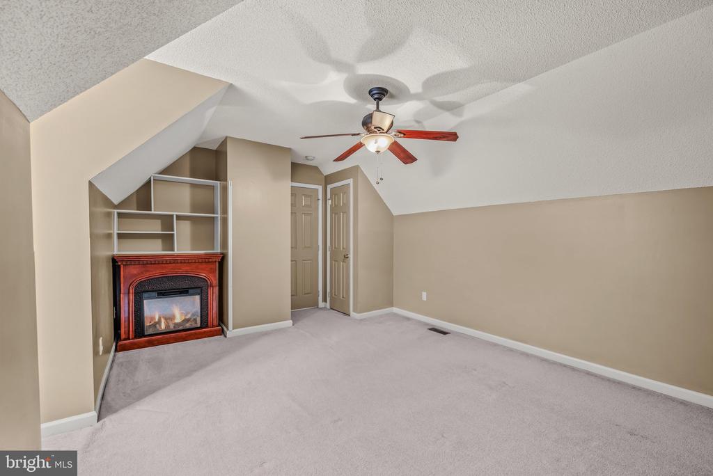 37 PAYNES LANE