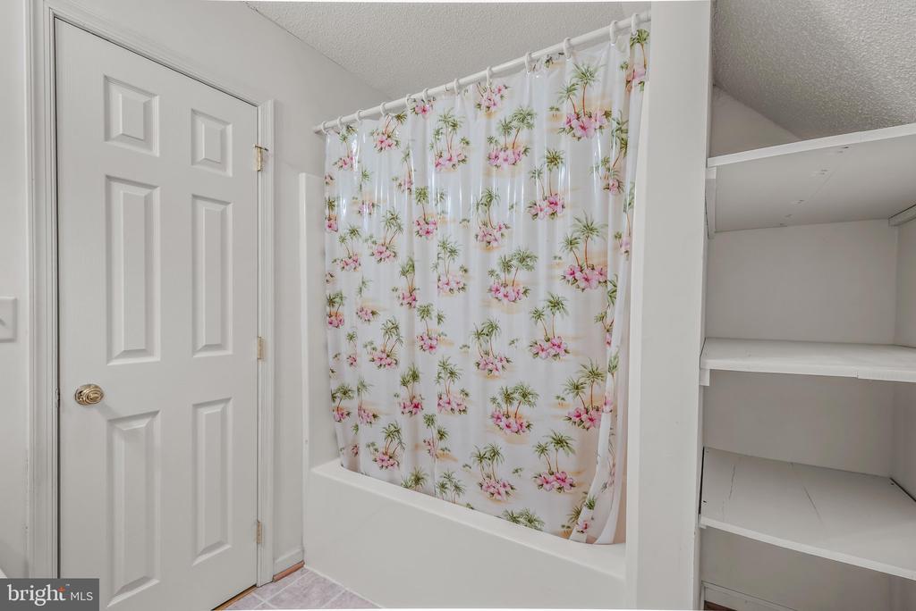 37 PAYNES LANE
