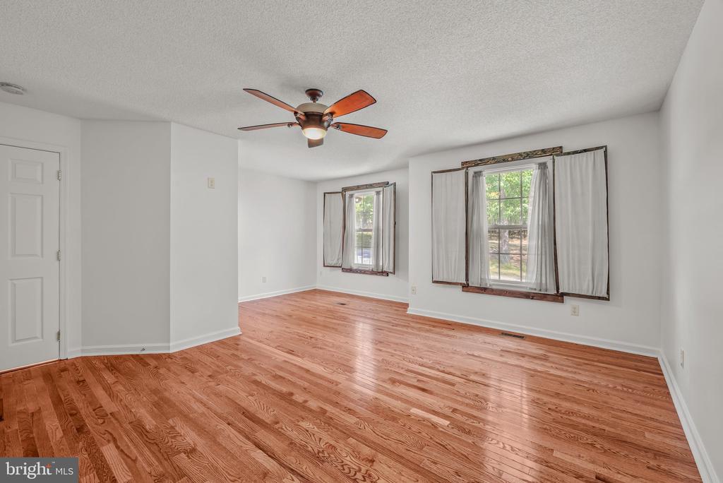 37 PAYNES LANE