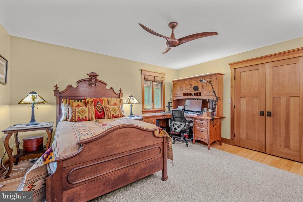 18 DONEGAL LANE