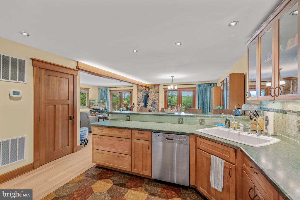 18 DONEGAL LANE