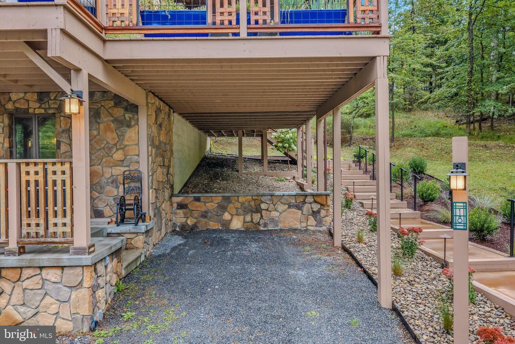18 DONEGAL LANE
